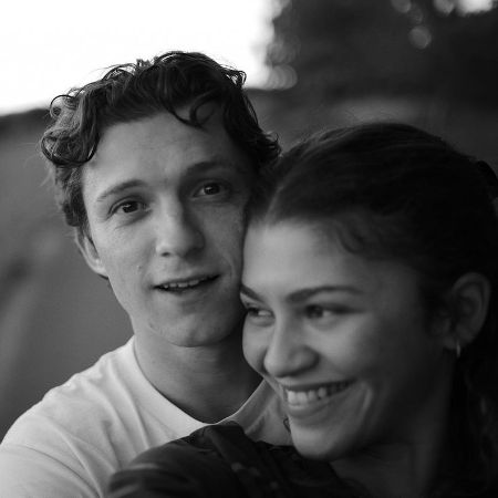 Zendaya and Tom Holland took a cute picture as they hugged